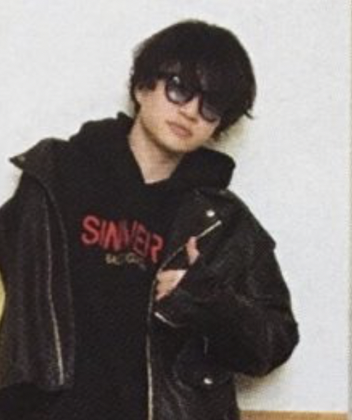 菊池風磨　私服　ブランド　ピアス　香水