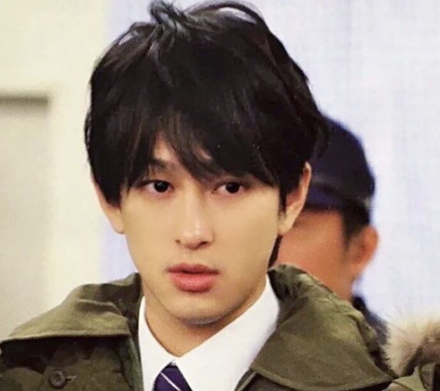 横山裕　関ジャニ∞　髪型　画像　パーマ　ショート