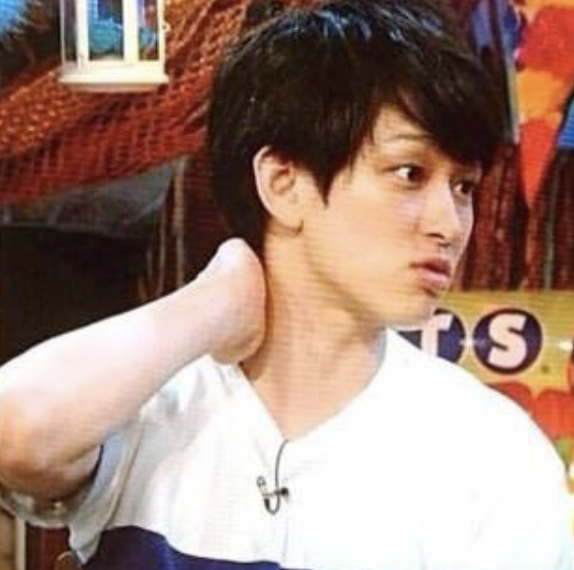 横山裕　関ジャニ∞　髪型　画像　パーマ　ショート