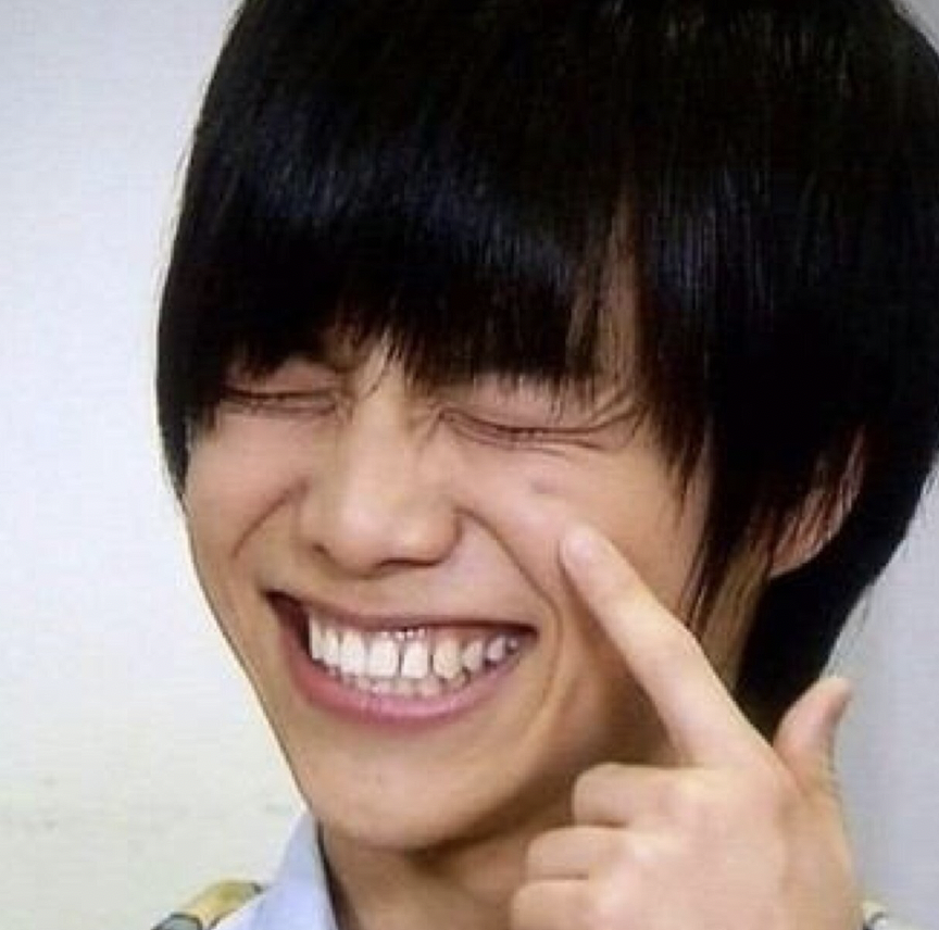 重岡大毅 ジャニーズWEST　矯正　歯並び　えくぼ　腹筋　イケメン　