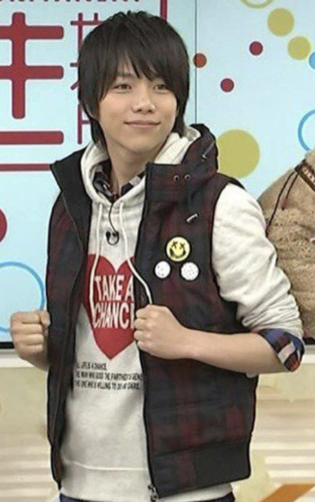 重岡大毅 ジャニーズWEST 私服 ブランド ピアス 帽子 プライベート 香水