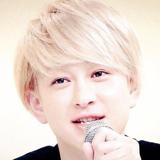 横山裕　関ジャニ∞　髪型　画像　パーマ　ショート