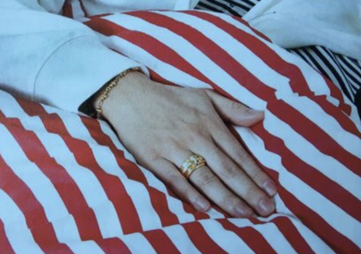 神山智洋　ジャニーズWEST　私服　ブランド　ネックレス　ピアス　香水　指輪　メガネ