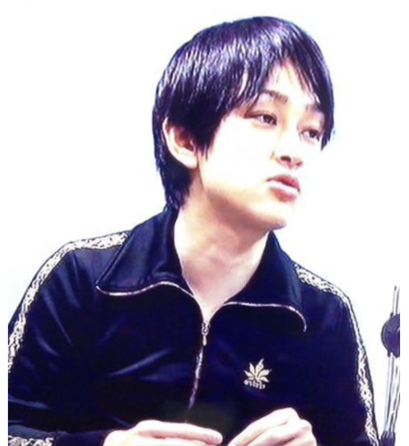 横山裕 関ジャニ∞ 私服 ブランド ネックレス ピアス 香水