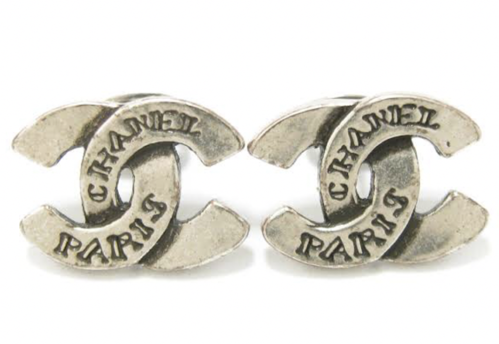 藤井流星　ジャニーズWEST　私服　ブランド　ネックレス　ピアス　香水　指輪　メガネ