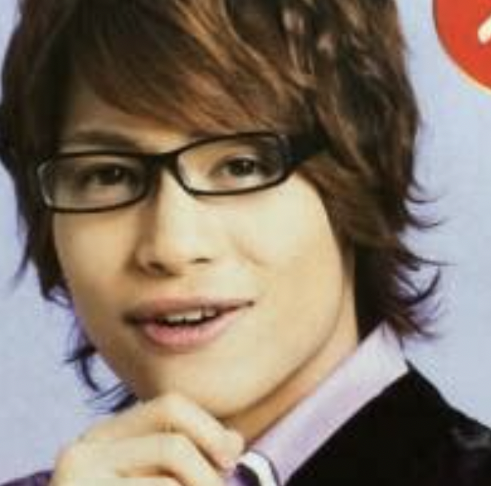 ジャニーズWEST 中間淳太 私服 ブランド 愛用 ピアス メガネ 指輪 香水 まとめ 画像あり