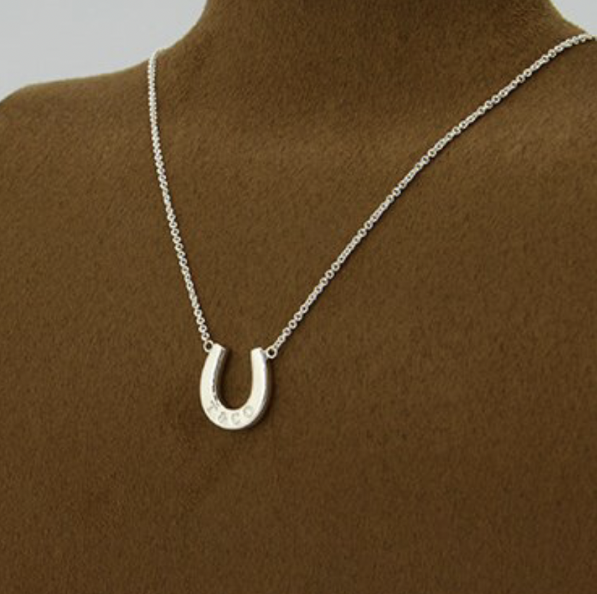 横山裕 関ジャニ∞ 私服 ブランド ネックレス ピアス 香水