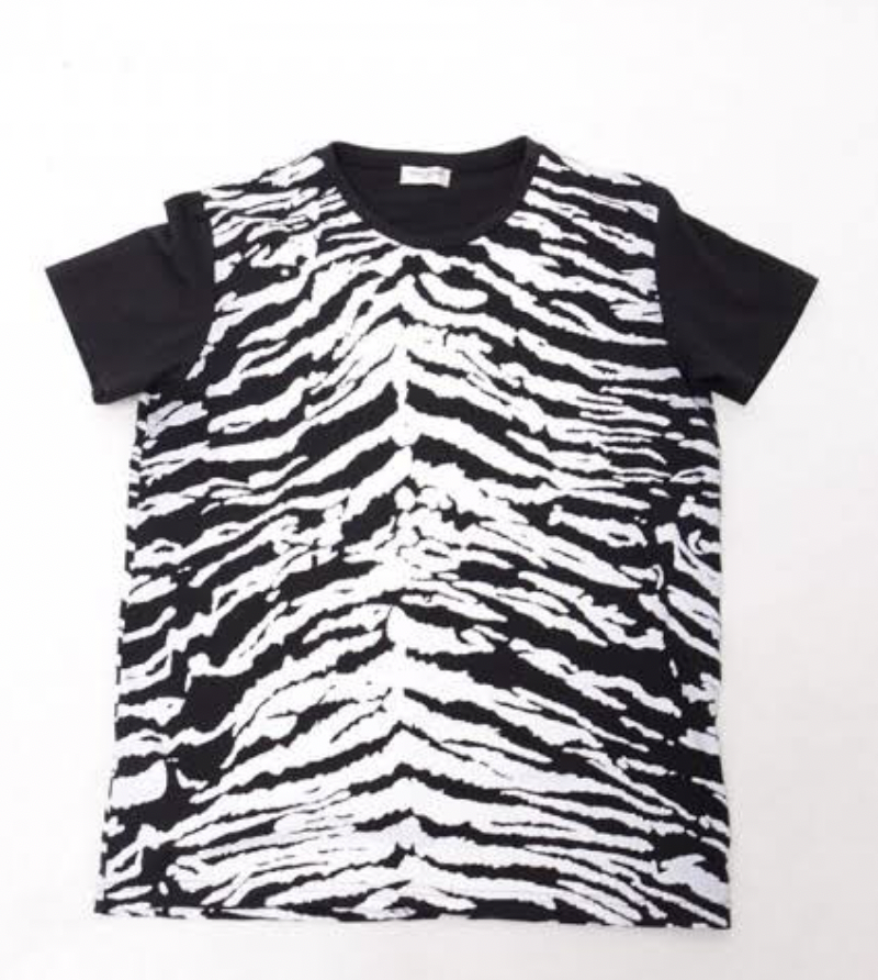 藤井流星　ジャニーズWEST　私服　ブランド　ネックレス　ピアス　香水　指輪　メガネ