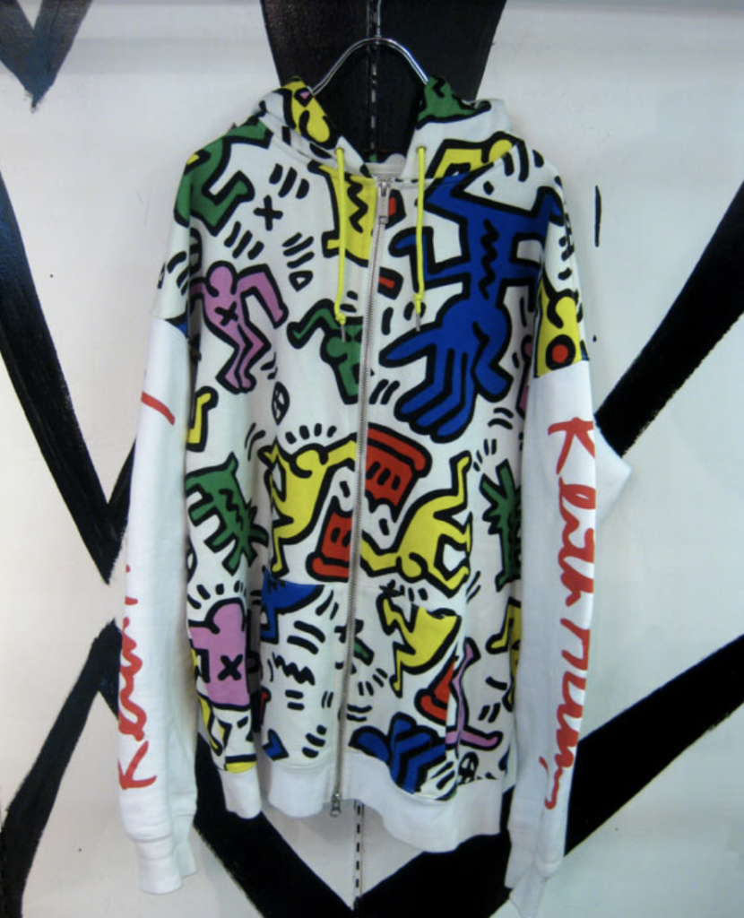 神山智洋　ジャニーズWEST　私服　ブランド　ネックレス　ピアス　香水　指輪　メガネ