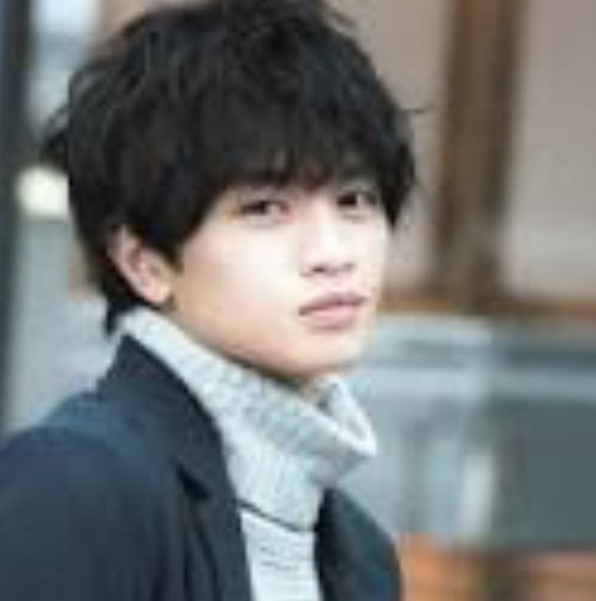 SexyZone セクゾ 中島健人 歴代髪型 人気 茶髪 パーマ 黒髪短髪 画像