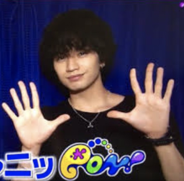 SexyZone セクゾ 中島健人 歴代髪型 人気 茶髪 パーマ 黒髪短髪 画像