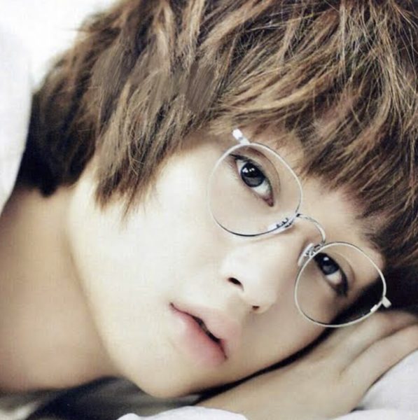 Hey!Say!JUMP　伊野尾慧　私服　ブランド　好きな　ピアス　メガネ　指輪　香水　まとめ　画像あり