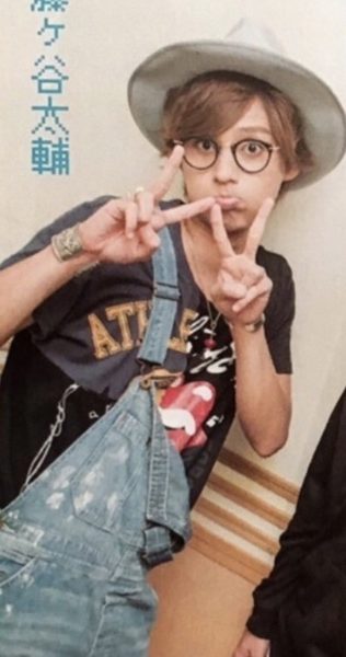 Kis-My-Ft2　藤ヶ谷太輔　私服　ファッション　ブランド　愛用　ピアス　香水　メガネ　画像