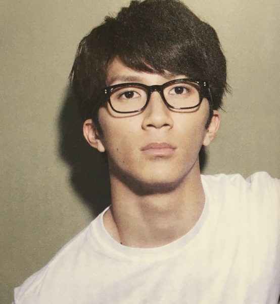 濱田崇裕 私服 ブランド 愛用 香水 メガネ ピアス まとめ 画像あり